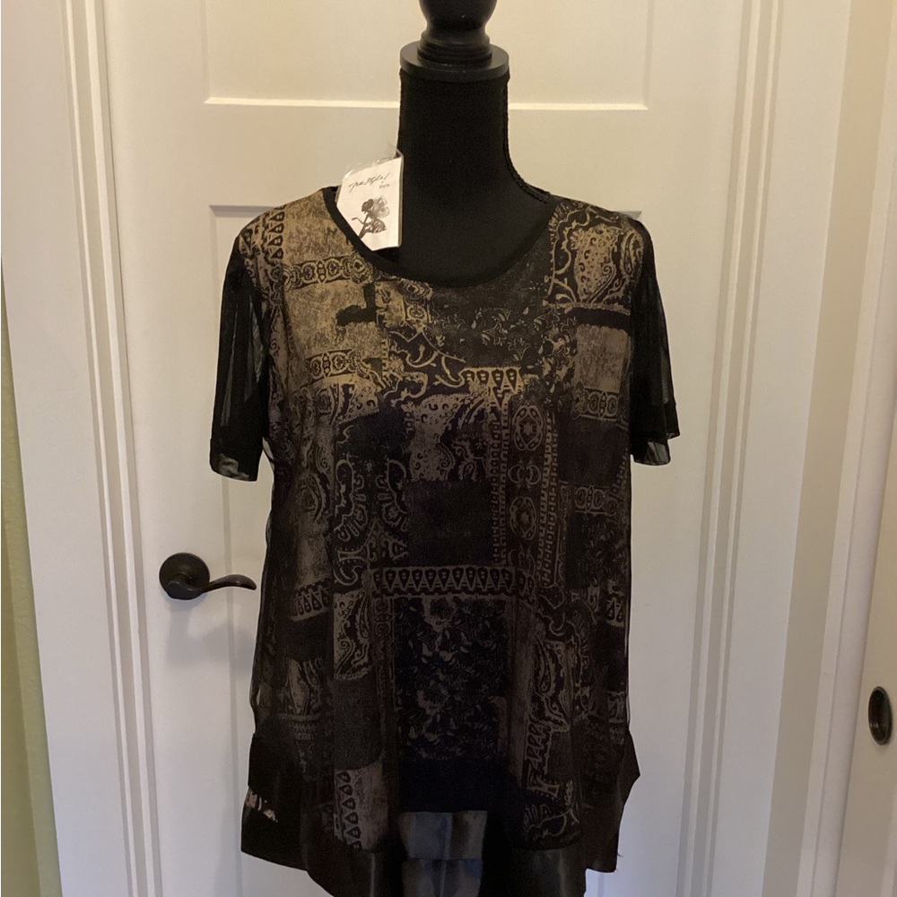 Women's Black Patterned Short Sleeve Top